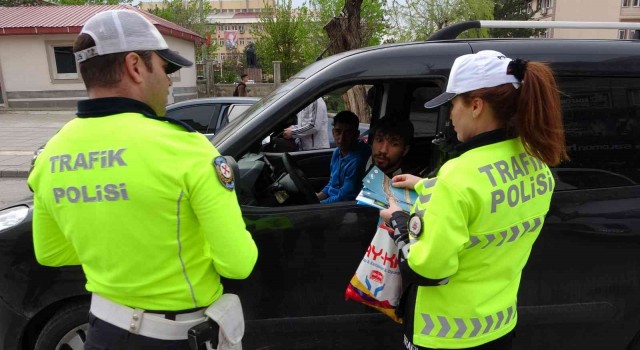 Muşta polis ve jandarmadan ‘Bayramınız Kemerli Olsun uygulaması