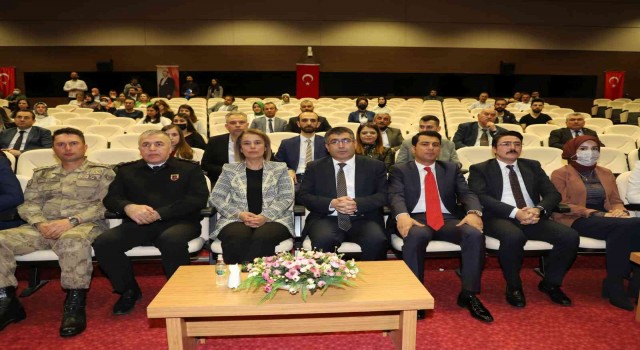 NEVÜde Ben Olsaydım temalı Bağımlılıkla Mücadele Çalıştayı başladı