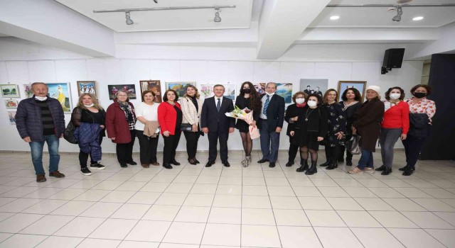 Nilüferde kursiyerlerin yaptığı resimler hayran bıraktı