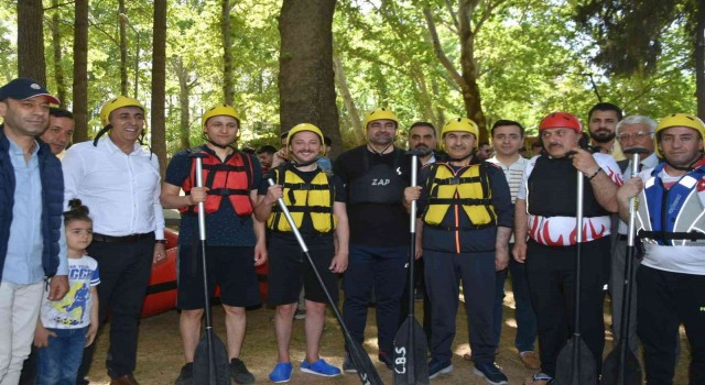 Nusaybinde düzenlenen Rafting Okul Sporları yarışı başladı