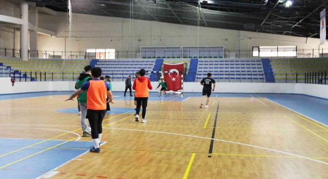 Öğrencilerden farkındalık için futsal maçı