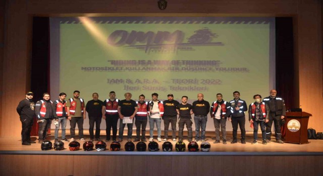 Öğrencilerden motosiklet sürücüleri ve kuryelere ‘Güvenli Sürüş konferansı