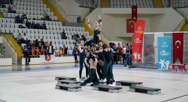 Okul Sporları Cimnastik Türkiye Şampiyonası Manisada yapıldı