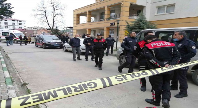 Önce kız arkadaşını silahla öldürdü, sonra intihara teşebbüs etti