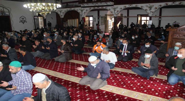Osmanelinde şehitler için mevlit okutuldu