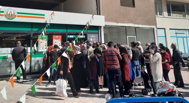 Osmaniye'de bedava değil, ucuz ürün izdihamı yaşandı