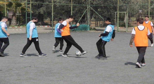 Otizim farkındalığı için maç yaptılar