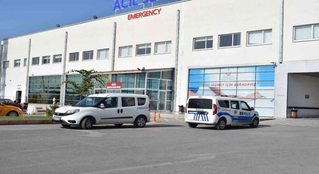 Otomobil menfeze çarptı: 1i ağır 6 yaralı