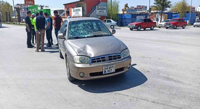 Otomobilin çarptığı yaya yaralandı