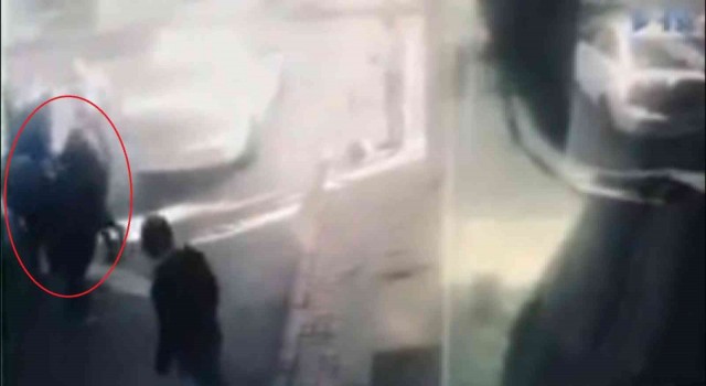 (Özel) Bursada bir kadını 3 çocuğunun gözü önünde böyle darp ettiler .