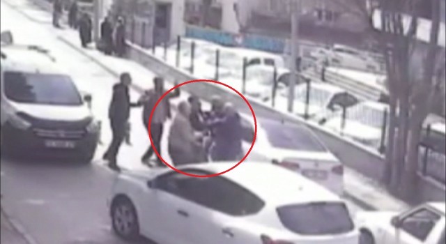 (Özel) Bursada sürücüler birbirine girdi, trafikte yol boks ringine döndü