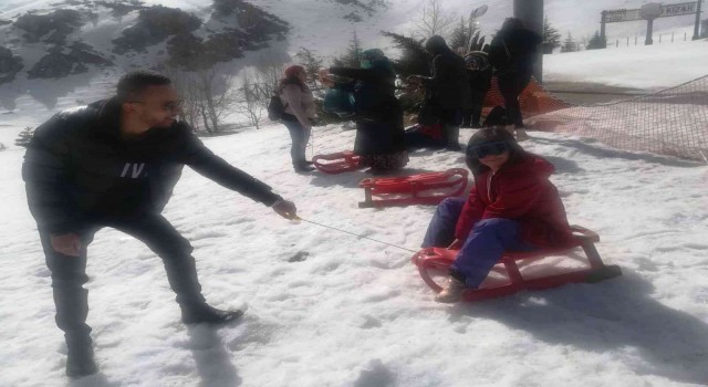 Özel gereksinimli öğrenciler gönüllerince eğlendiler