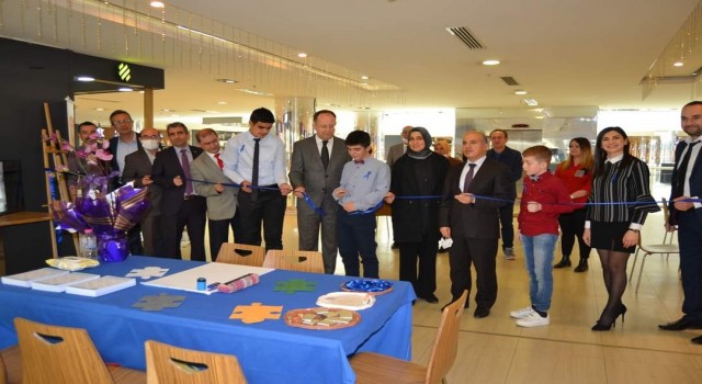 Özel öğrencilerin sergisi büyük ilgi gördü