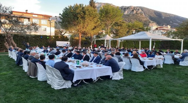 Pamukkalede okul müdürleri iftar sofrasında buluştu