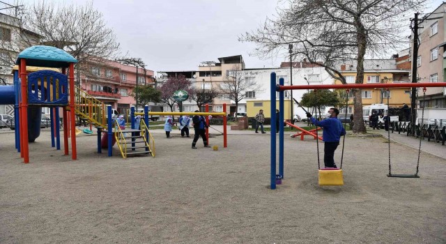 Parklara bahar dokunuşu