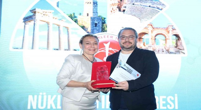 PAÜ Hastanesine en iyi poster bildirisi ödülü