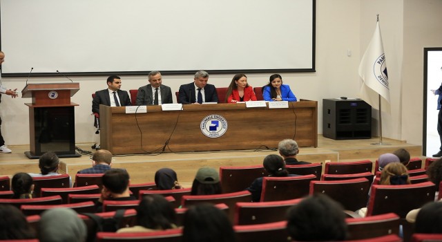 PAÜlü öğrencilere Turizm Haftasında iş hayatına yönelik önemli tavsiyeler verildi