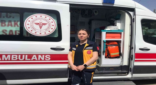 Pendikte terk edilen bebeğe sütannelik yapan sağlıkçı: “Kendim de 14 aylık bir kız bebek annesiyim. Bu sebepten bebeği aldım ve emzirdim”