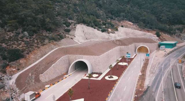 Phaselis Tüneli, Ulaştırma ve Altyapı Bakanı Adil Karaismailoğlunun katılımıyla yarın açılıyor
