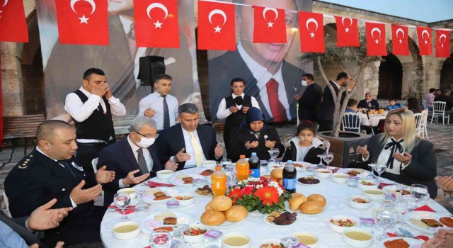 Polis Teşkilatı Payas Belediyesinin organize ettiği iftar yemeğinde bir araya geldi
