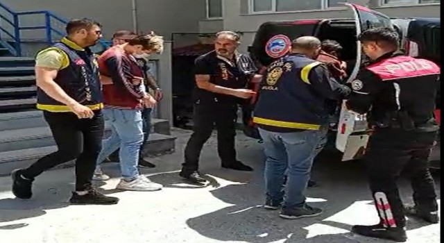Polis ve savcıyım deyip, 678 bin lirasını aldılar