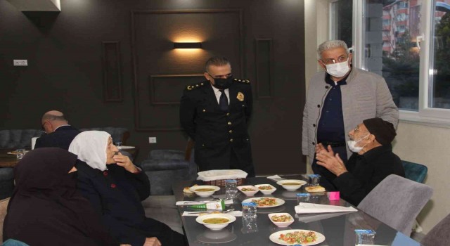 Polis ve şehit aileleri iftarda buluştu