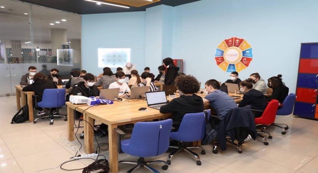Pursakların atölyelerinde dene yanıl keşfet