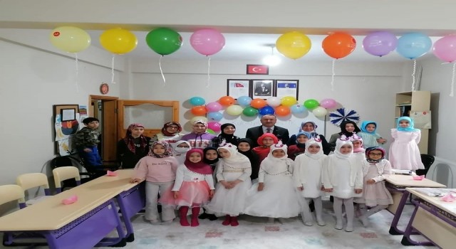 Ramazan ayına Kuran Kerimi okumasını öğrenerek girdiler