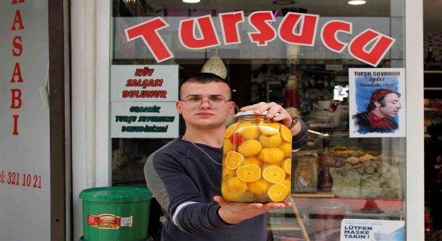 Ramazanda ağızlar turşuyla tatlanıyor