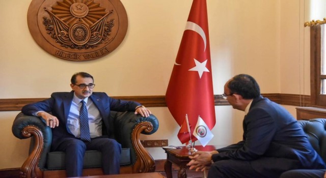 Rektör Beydemir, Bakan Dönmeze üniversite hakkında bilgilendirme yaptı