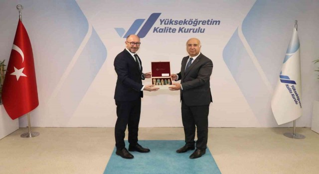 Rektör Erdal, YÖKAK Başkanı Prof. Dr. Karı ziyaret etti