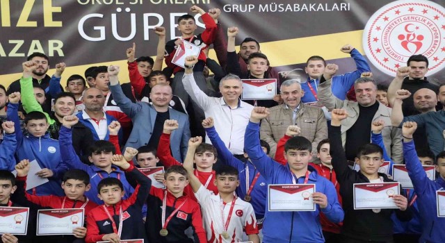 Rizede Güreş Yıldızlar Grup Birinciliği müsabakaları sona erdi
