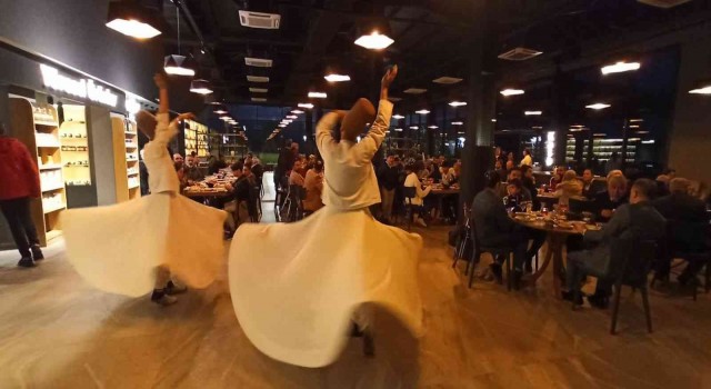 Romanlar iftarda buluştu
