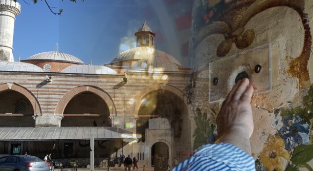 Rükn-ü Yemani taşını görmek isteyenler soluğu Eski Camide alıyor