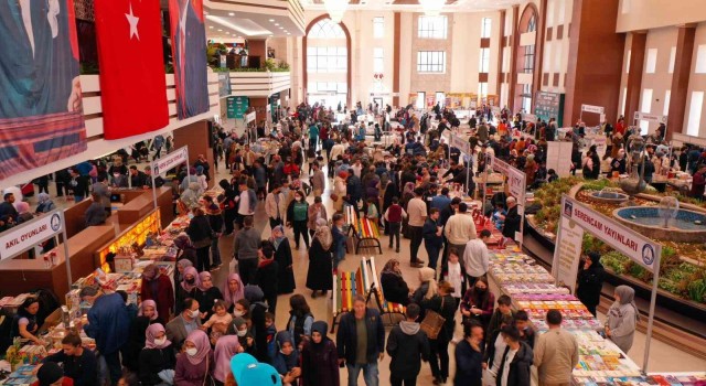 Şahinbeyin 3. Kitap Fuarı yüz bini aşkın kişiyi ağırladı
