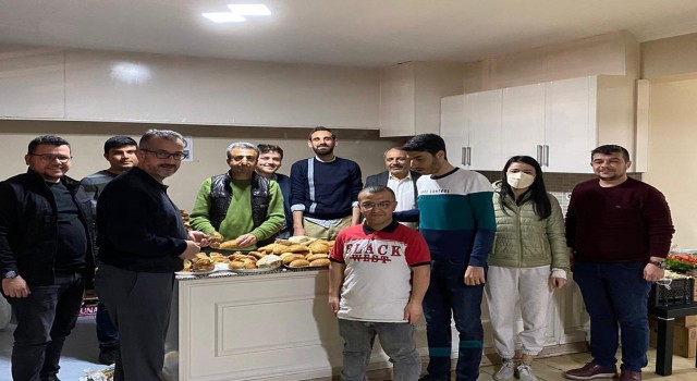Salihli AK Partiden gönülden gönüle iftar ve sahur programları