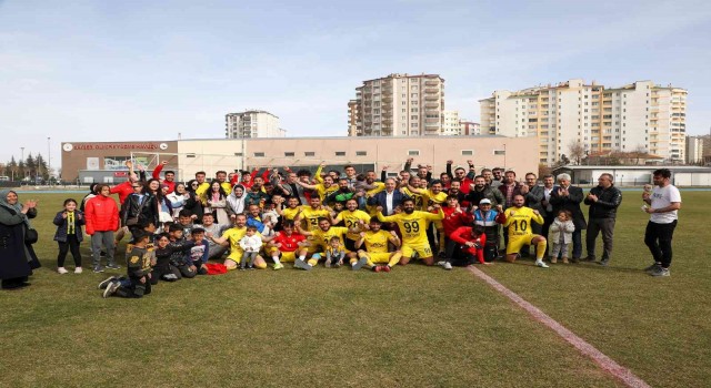 Şampiyon Talasgücü Belediyespor