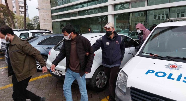 Samsunda DEAŞ şüphelisi 4 yabancıya ek süre