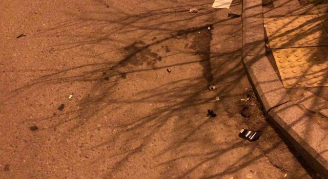 Sancaktepede otomobil yayalara çarptı: 1 ölü, 1 yaralı