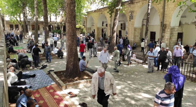 Şanlıurfada Kadir Gecesi coşkusu yaşanıyor