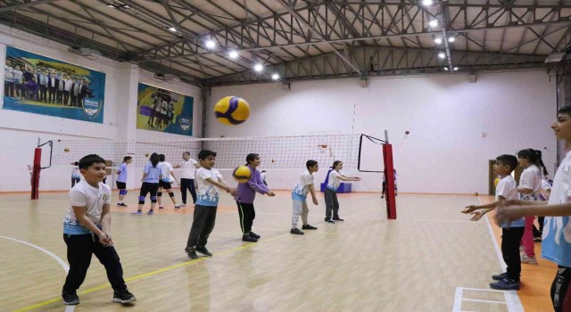 Şanlıurfada Ramazan ayında voleybola yoğun ilgi