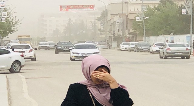 Şanlıurfada toz fırtınası etkili oldu