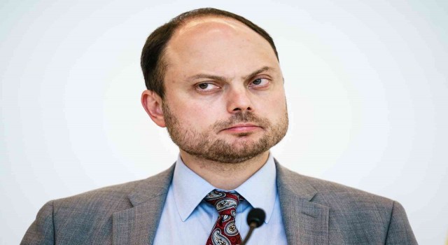Savaş karşıtı Rus muhalif politikacı Kara-Murza Moskovada gözaltına alındı