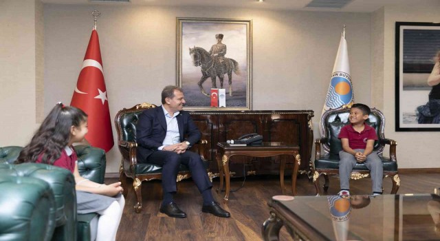 Seçer: Dünyada çocuklara armağan edilmiş başka çocuk bayramı yok