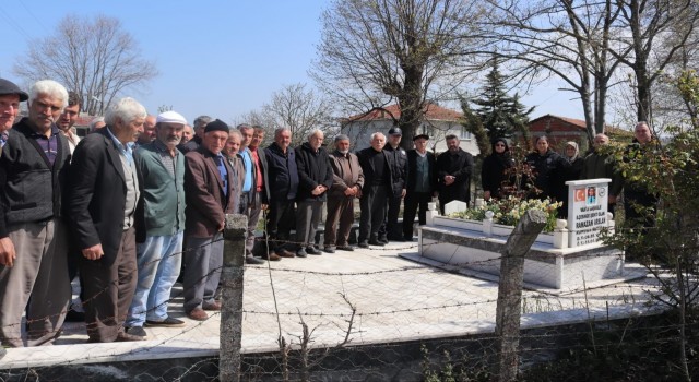 Şehit polis kabri başında anıldı