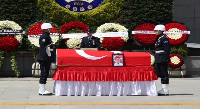 Şehit polis memuru için İstanbul İl Emniyet Müdürlüğünde tören düzenlendi