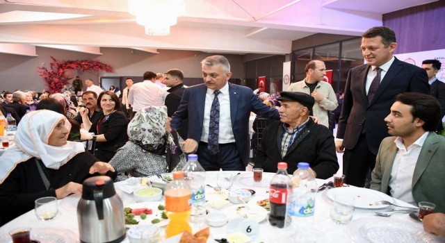 Şehit yakınları ve gaziler iftarda buluştu