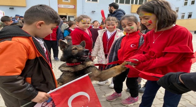 Sel bölgesindeki çocukların 23 Nisan coşkusu
