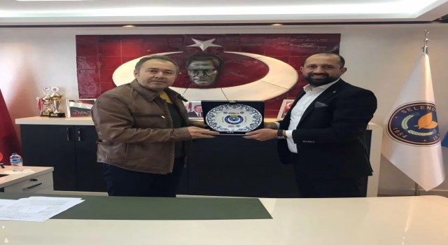 Selendide belediye çalışanlarını sevindiren imza