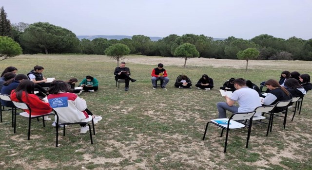 Selendide kitap okuma etkinliği